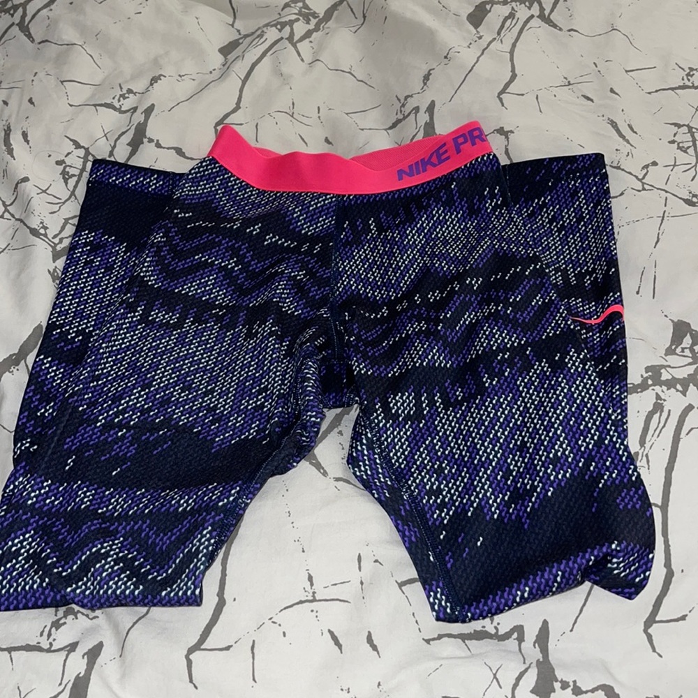 Women’s NikePro 365 Dri-Fit Leggings!
